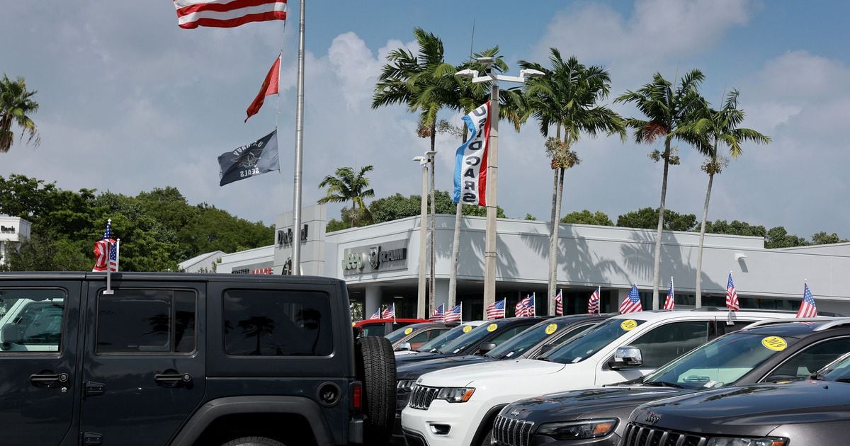 Sharp Increase in US Car Sales Despite UAW Strike and Interest Rate Hike