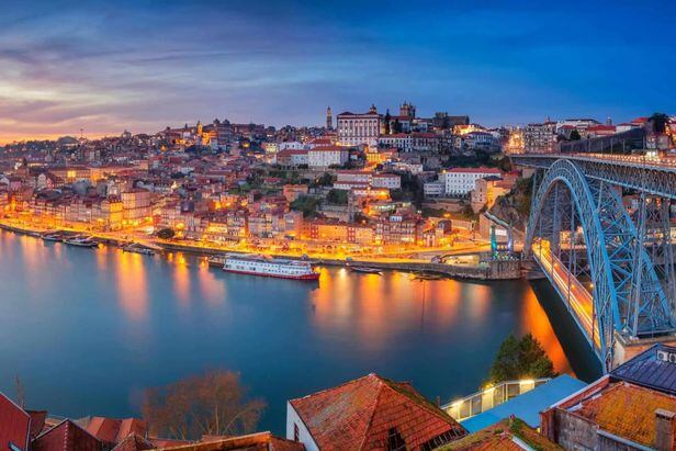 포르투갈 제2의 도시 포르투의 야경. /트위터 캡처