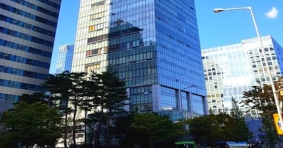 한솔교육 상암 사옥 '한솔교육빌딩' 매물로...32층 고층 빌딩 - 뉴스 썸네일 이미지