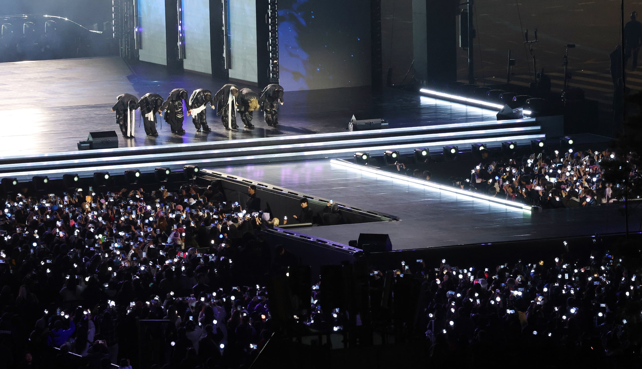 Seoul restores transit after BTS concert, reopens Sejong-daero at 6 a.m. -  CHOSUNBIZ