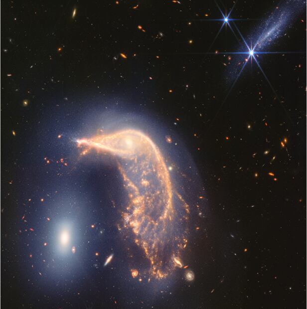 NASA 제임스 웹이 찍은 우주 펭귄