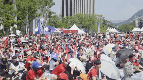 光化門広場に1.4万人集結 韓国代表初戦を街頭応援 - ChosunBiz