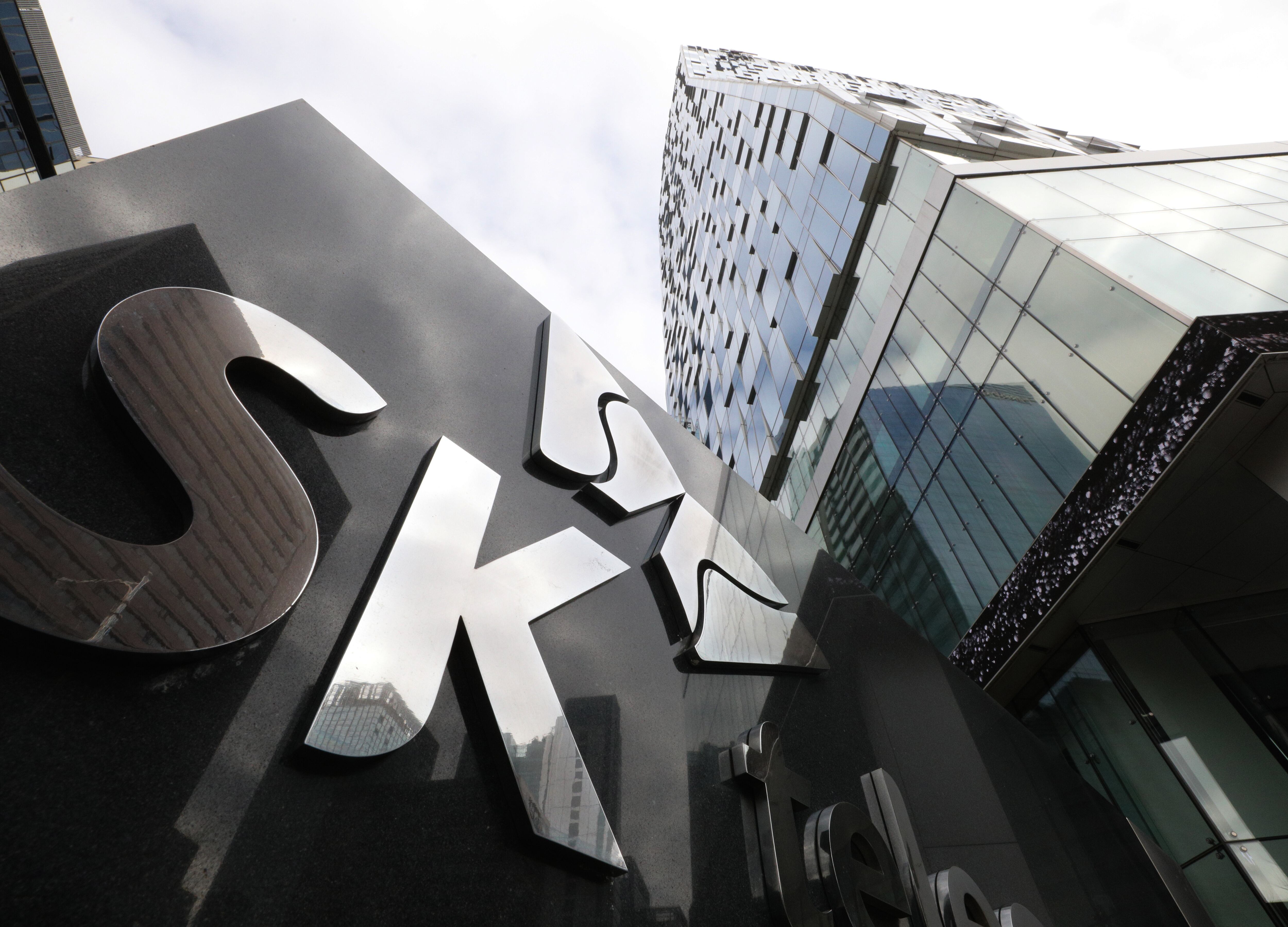 SK실트론 사겠다는 두산 찾는 PEF 운용사들 - 조선비즈