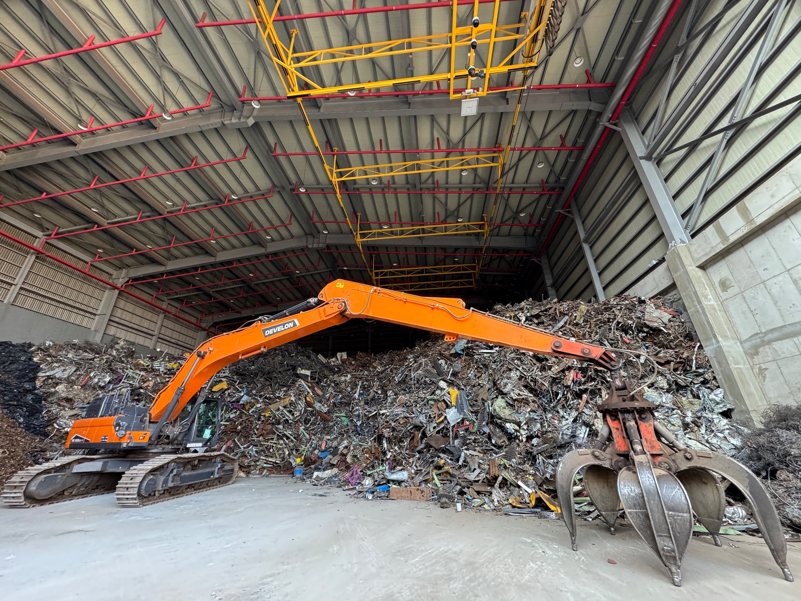 르포] 사람 눈보다 빠르다… 고철 등급도 AI가 판정 - 조선비즈