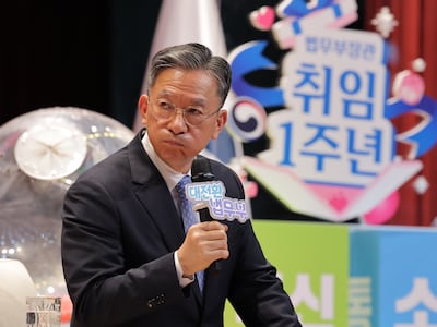 ‘보완수사권 폐지 반대’ 정성호 법무부 장관, 사의 표명… 李대통령 만류