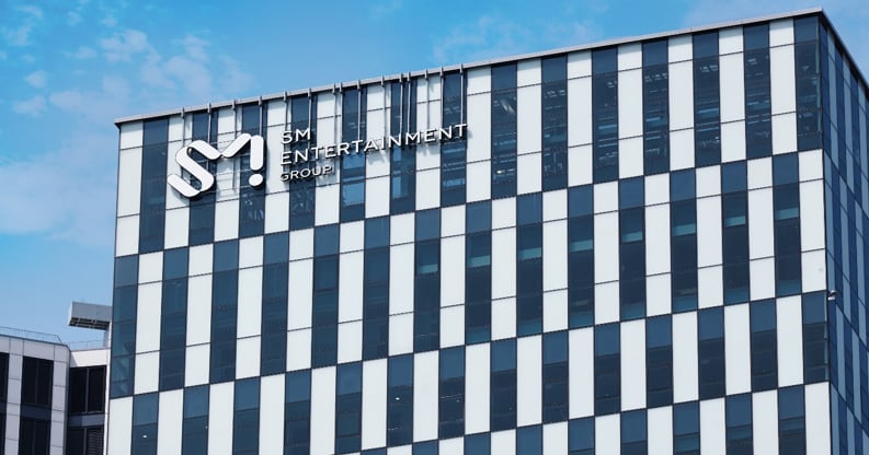 非음악은 쉽지 않네... SM엔터, 키이스트 등 매각 지연에 중간 지주사 합... - 뉴스 썸네일 이미지