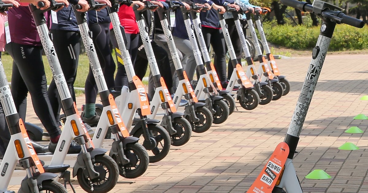 1세대 벤처 휴맥스, '더스윙' 지분 정리... 위태로운 공유 킥보드 산업 - 뉴스 썸네일 이미지