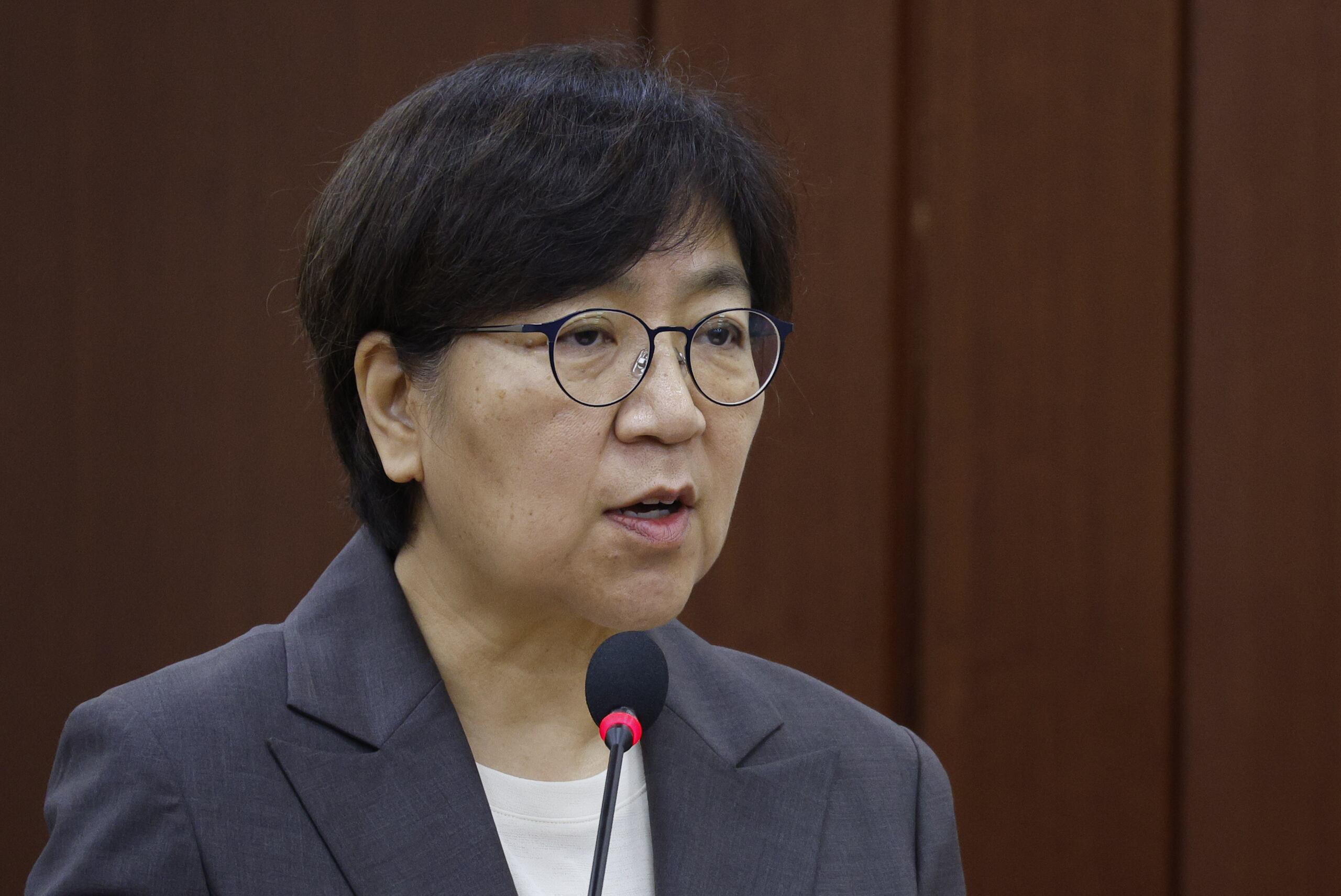 정은경 “코로나株 시세차익 사실 아냐…이해충돌 살피지 못해 송구” - 조선비즈