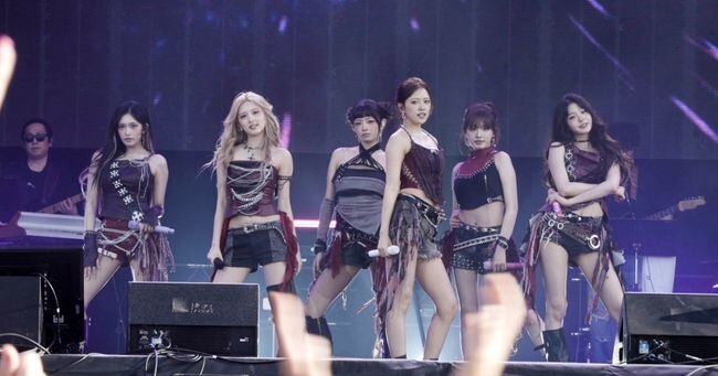 IVE to Stream Their Lollapalooza Paris Performance