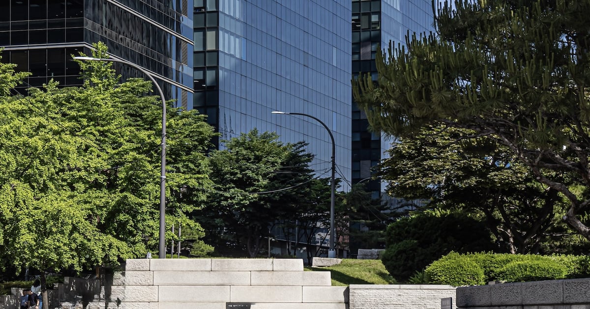 한화리츠, 숭례문 이마트타워 인수한다...우선협상대상자 선정 - 뉴스 썸네일 이미지