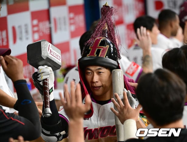 Logan Allen and Song Seong-moon excel as KBO's top players for June - 