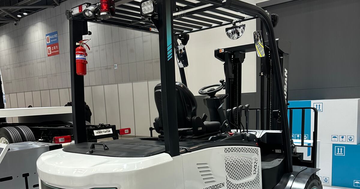 수소로 지게차에 굴착기까지... 건설기계도 '친환경 바람' - 뉴스 썸네일 이미지