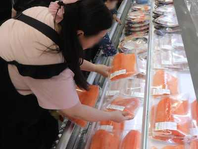 칠레산 연어, 아일랜드산 소고기… ‘高환율’에 마트 매대가 바뀐다