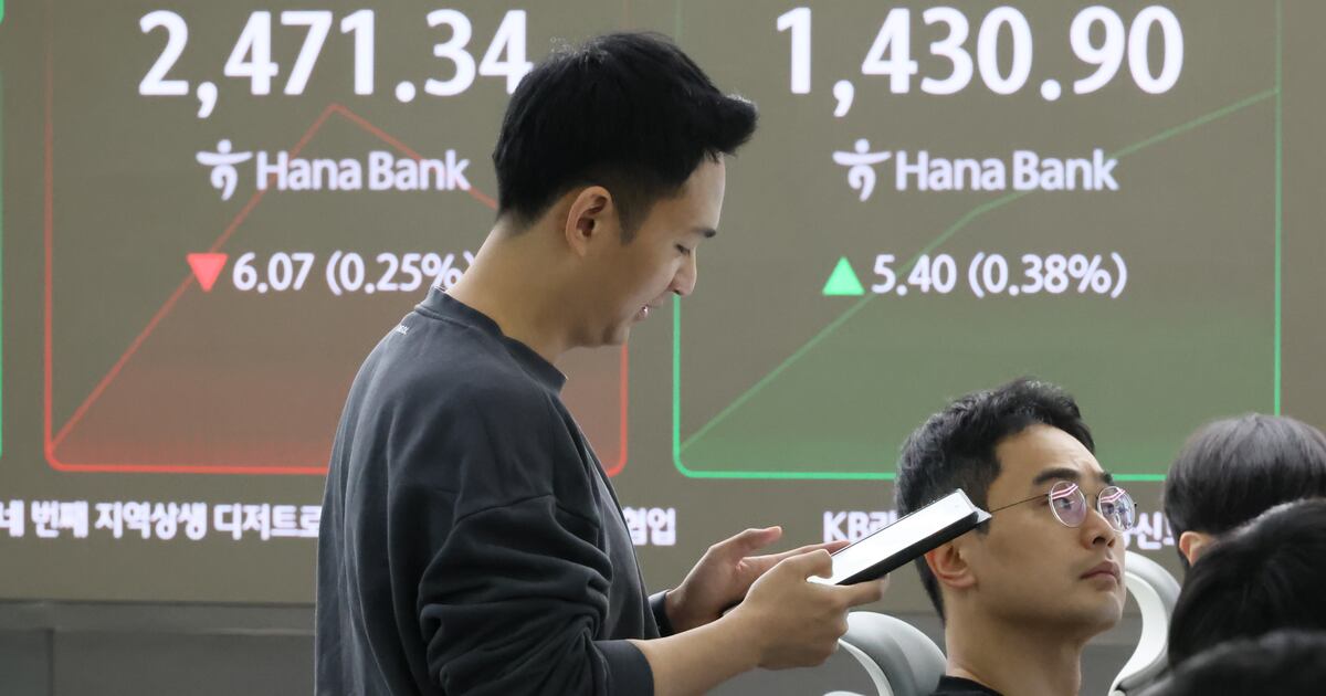 Wondollar exchange rate rises to 1430 won as dollar strengthens in