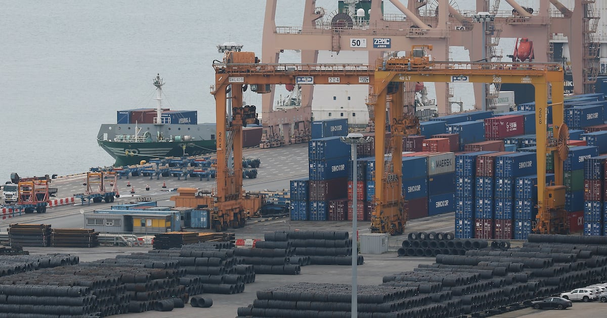 철강 부원료 관세 면제 추진에 고려아연 등 국내 원료사 난색 - 뉴스 썸네일 이미지