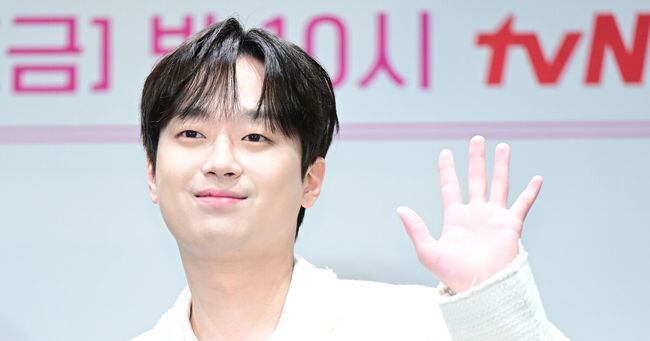 Dramatic Twist in 'Handsome Trot' as Eliminated Contestant Jang Hyuk Makes a Comeback