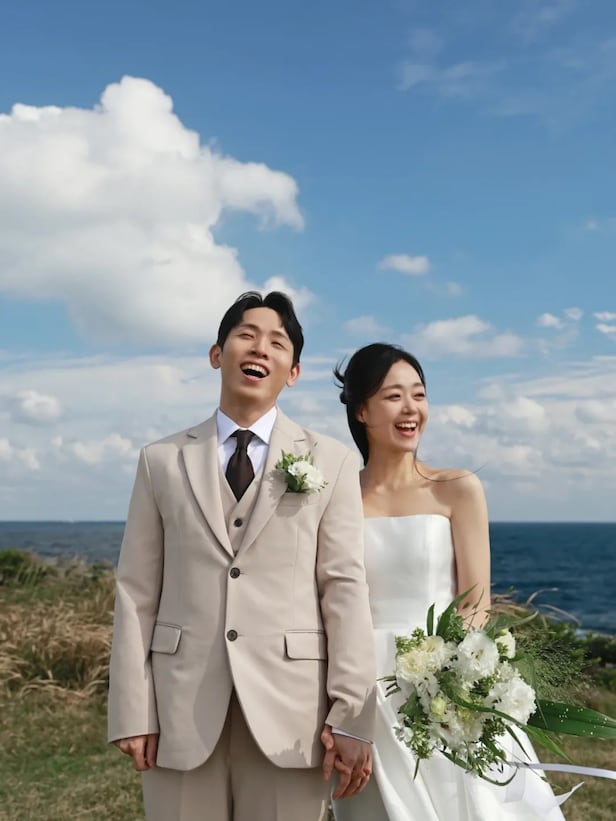 '나는솔로' 26기 영식♥현숙, 웨딩사진 공개 "B컷이지만 우리다워" - 조선비즈