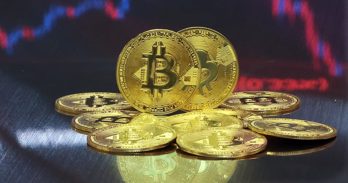 Bitcoin climbs above $64,000 as weaker US data cools rate-hike bets - CHOSUNBIZ