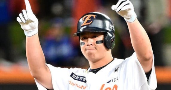Roh Si-hwan tops Hanwha payroll with 1 billion won as Kim Seo-hyeon ...