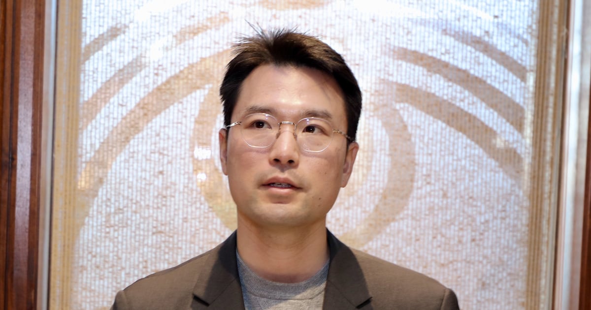 코오롱 이규호, 지주사 대신 계열사 주식 산 까닭은... "승계 앞두고 명... - 뉴스 썸네일 이미지