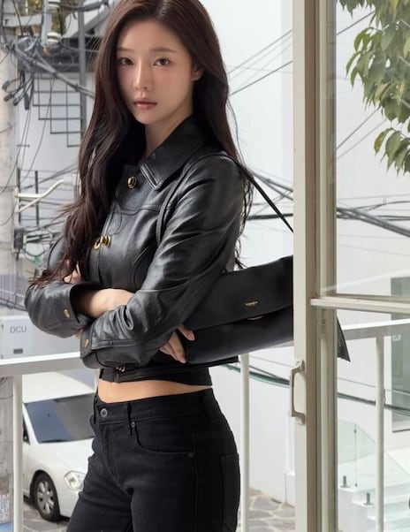 Jet Lee Jackets Lee Si-an braves cold in crop-top at Seongsu pop-up - CHOSUNBIZ