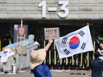 ‘봉쇄시위 일주일’… 선관위 “송파구 개표소 물품, 이송하게 해달라”