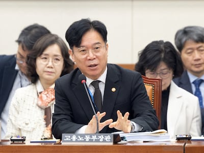 노동장관 “취업자 감소, 막중한 책임감 느껴… 상황 점검 긴급 지시”