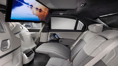 영화관 같은 뒷좌석… BMW 플래그십 세단 ‘뉴 7시리즈’
