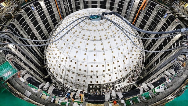 중국의 장먼 지하 중성미자 관측소(Jiangmen Underground Neutrino Observatory, JUNO). 2025년 8월부터 가동됐다./Enrico Sacchetti