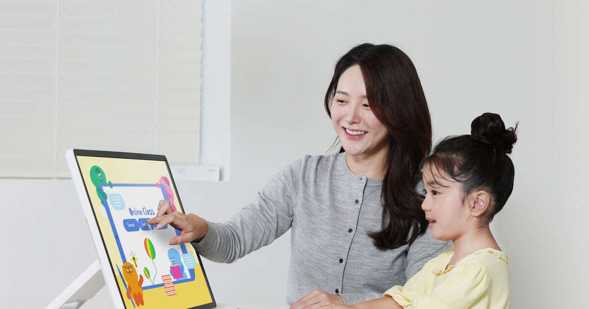 Samsung Electronics launches movable split-screen display The Moving ...