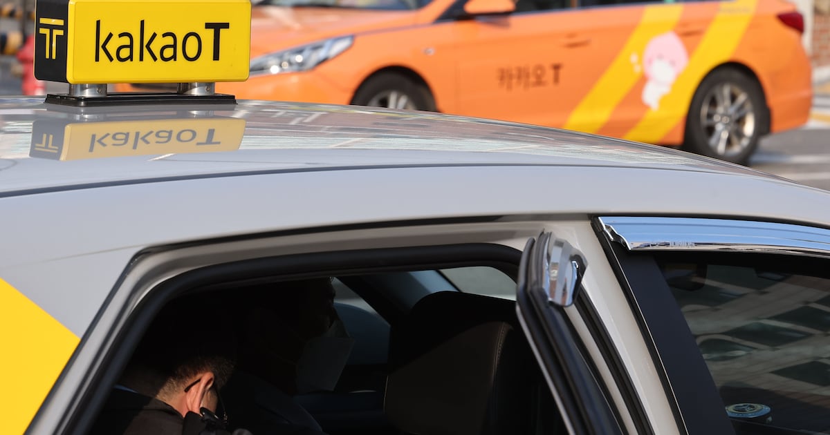 "우버 고향까지 진출"… '사면초가' 카카오모빌리티, 해외서 길 찾나 - 뉴스 썸네일 이미지