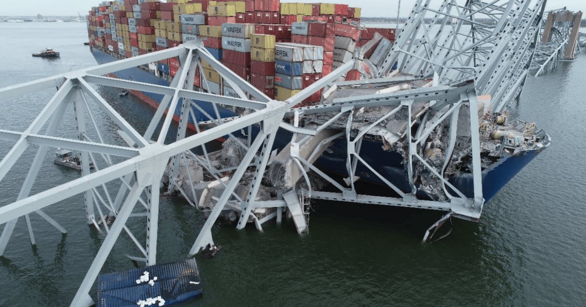 HD현대重, 작년 美 교량 붕괴로 피소... 선주와 책임 공방 - 뉴스 썸네일 이미지