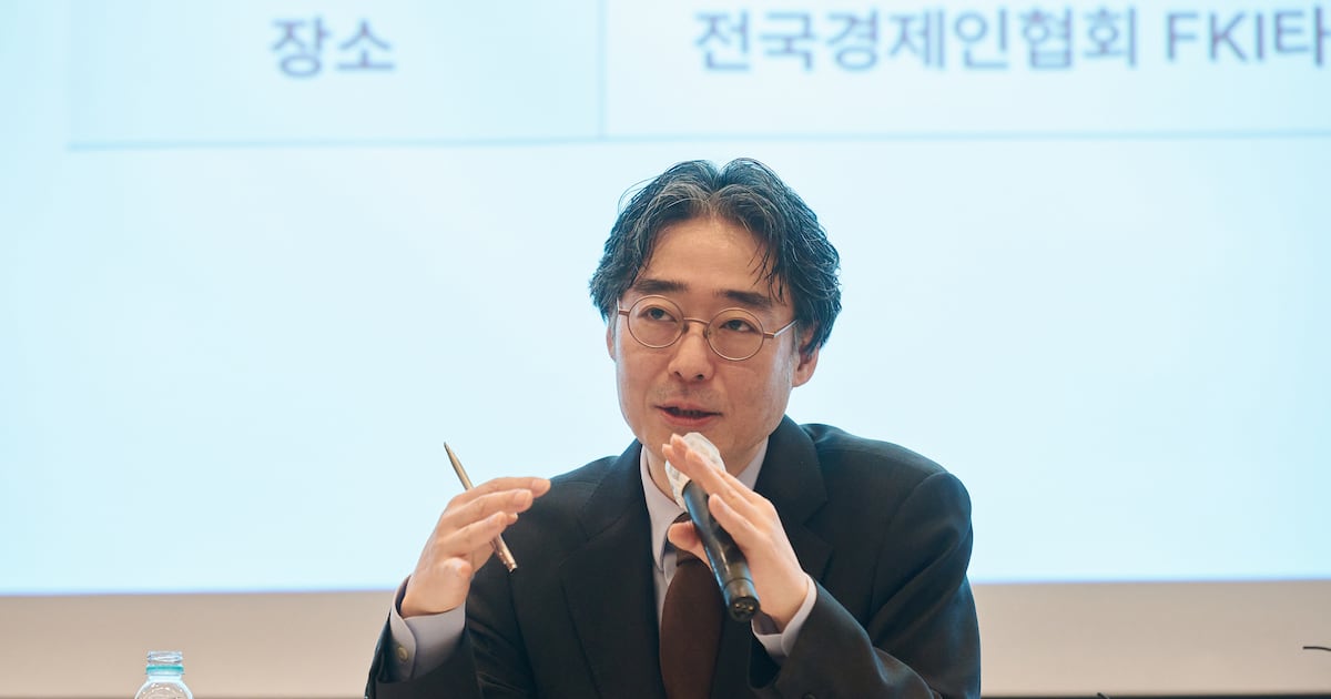 작년 제약·바이오 '80억 보수' 등장...한미 임종윤 88억·휴젤 차석용... - 뉴스 썸네일 이미지