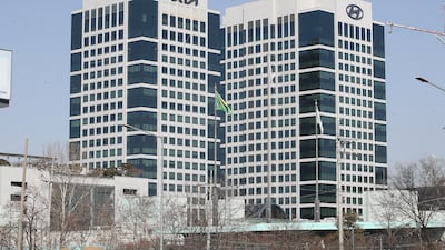 노조 파업에 발목 잡힌 현대차… 국내서 기아에 또 추월 허용