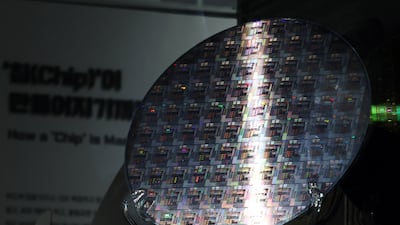 “몸값 높을 때 팔자”… SK 이어 코오롱도 반도체 부문 매각 추진