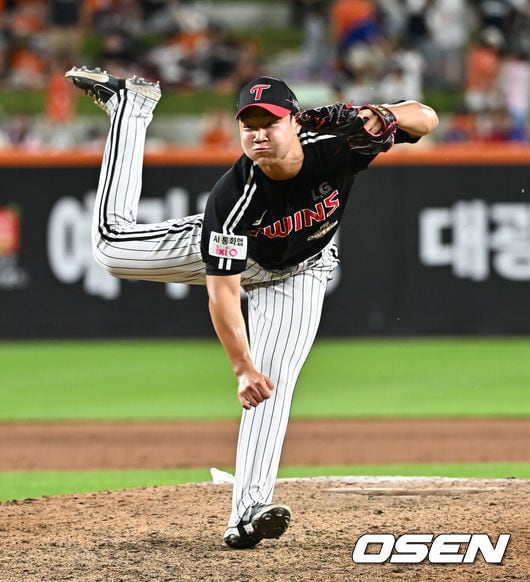 Yang Woo-jin yields leadoff homer, allows three runs in rough LG debut ...