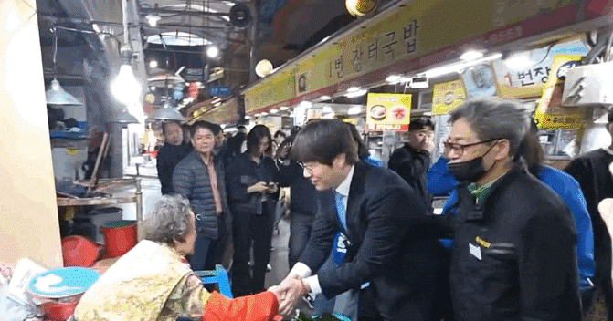 손털기 논란부터 서소문 고가 붕괴까지...지방선거 뒤흔든 10개의 장면 - 뉴스 썸네일 이미지