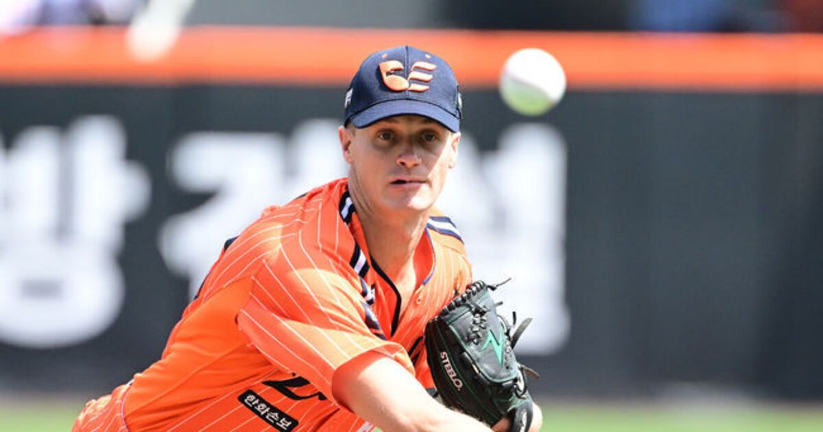 베일 벗은 한화 잭 쿠싱