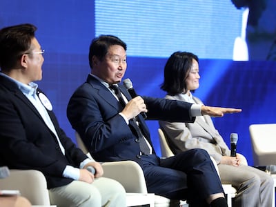 최태원 “AI 경쟁, 이제 수익화가 과제… 사업모델 만들어야”