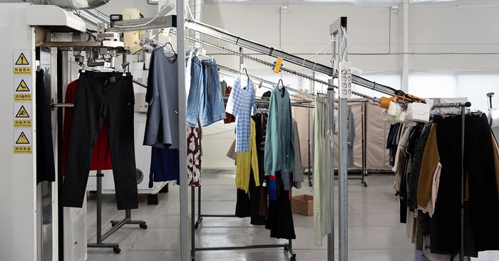 다른 플랫폼은 죽 쑤는데... 옷 중고거래 '차란', 200억 자금 조달 추진 - 뉴스 썸네일 이미지