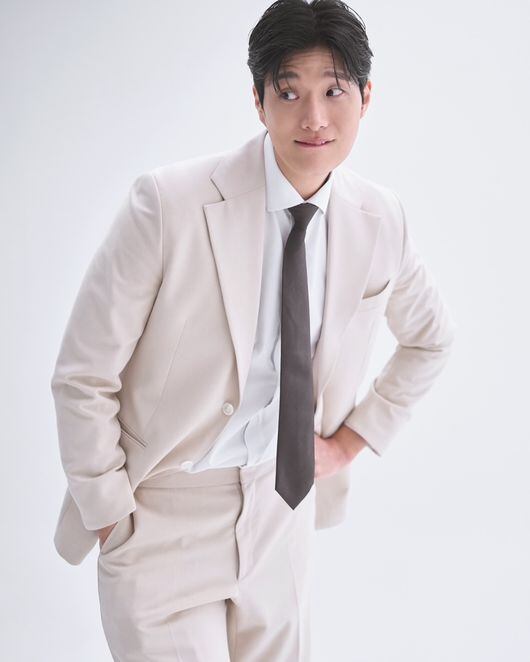 Model-turned-actor Jang Woo-hyuk Announces Upcoming Wedding After 8-Year Relationship