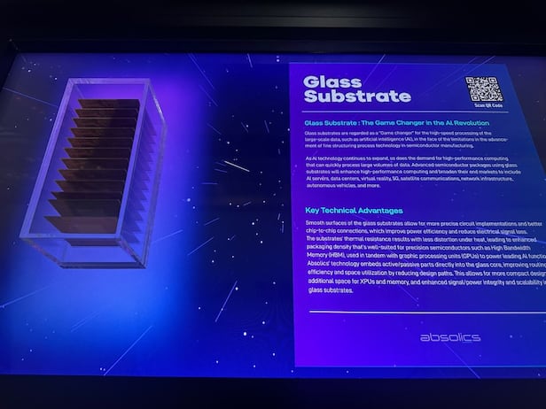 The SKC glass substrate is displayed in person at MWC 2025 held in Barcelona, Spain, from Mar. 3 to Mar. 6 (local time). /Courtesy of SKC