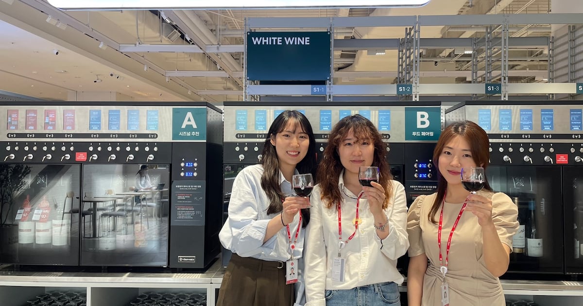 “마트여서 안 된다는 고정관념 깼죠”...4개월간 60억 수익 낸 롯데마트 보틀... - 뉴스 썸네일 이미지