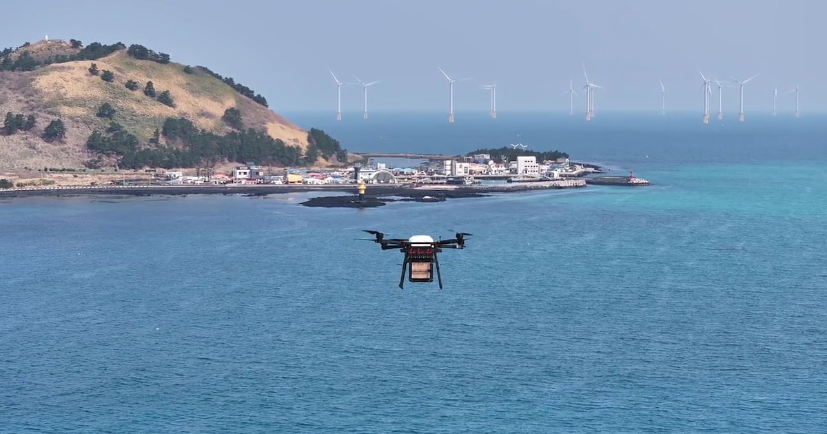 드론이 나르고 로봇이 문 앞까지... 제주서 무인 배송 실증 - 뉴스 썸네일 이미지