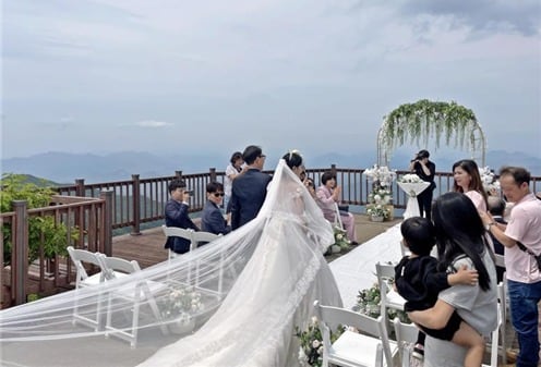 Seoul Expands Public Wedding Venues to Support Couples