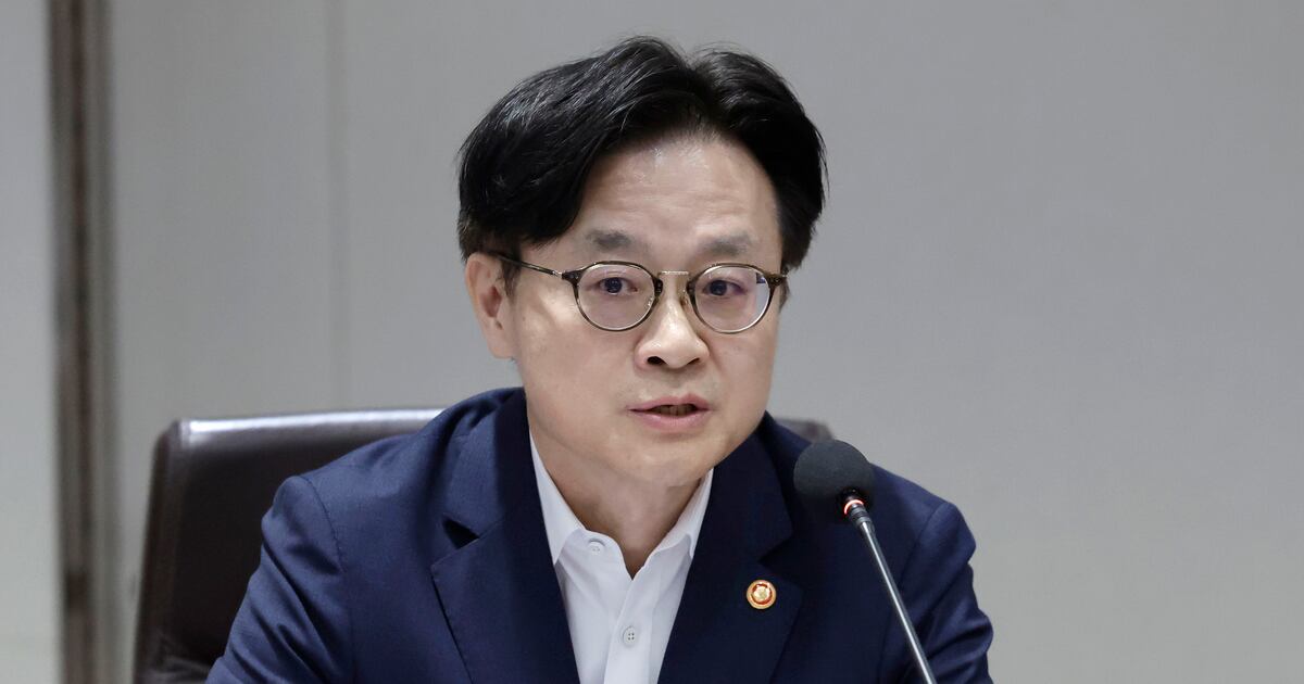 Minister Kim Jeong-kwan to negotiate tariffs with U.S. Commerce ...