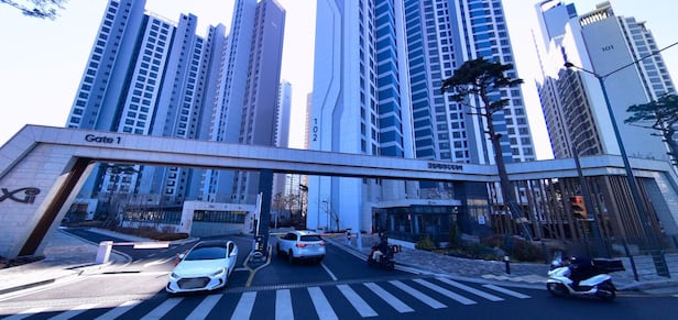 ** 10억 로또 줍줍 기회! 강동 & 과천 무순위 청약으로 황금 시세 차익 잡으세요!
**