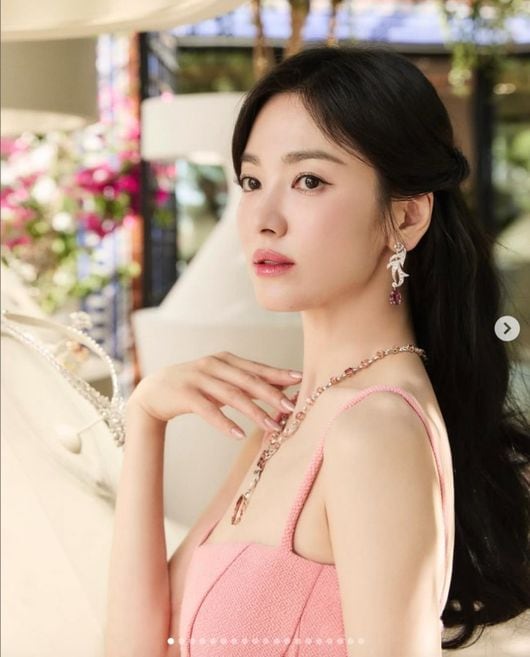 Song Hye-kyo captivates fans with stunning beauty at Spain brand event - CHOSUNBIZ Song Hye-kyo captivates fans with stunning beauty at Spain brand event - CHOSUNBIZ