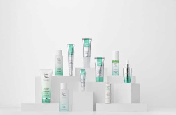 �Ǻ� ���ʰ����� �������� �� ���̿���Ƹ޵�Į�� '���Ҵ���Ų(From The Skin)' �귣��.