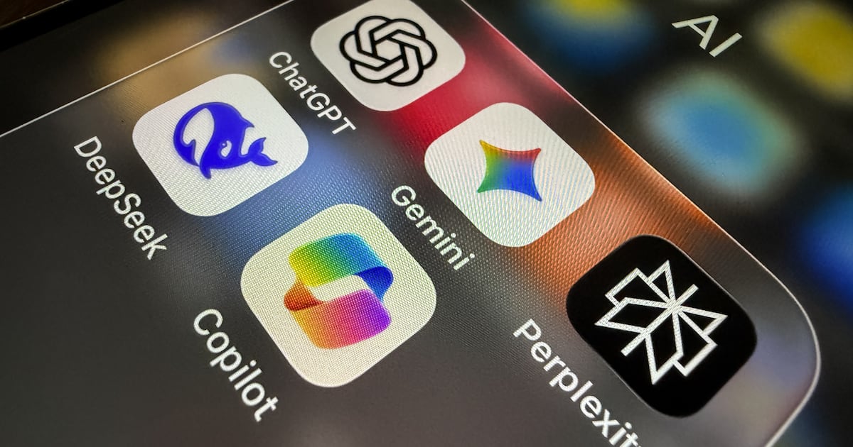AIアプリ解約速く収益難 ムーディーズ債務懸念 スティグリッツ泡沫視もジェンスン・フアン需要増強